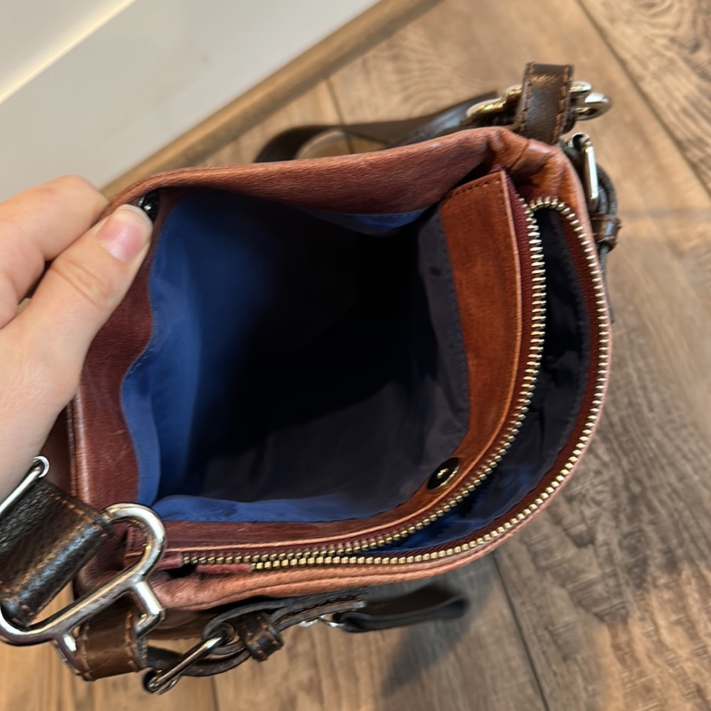 Tano Women’s Crossbody Leather Bag - Picture 6 of 7
